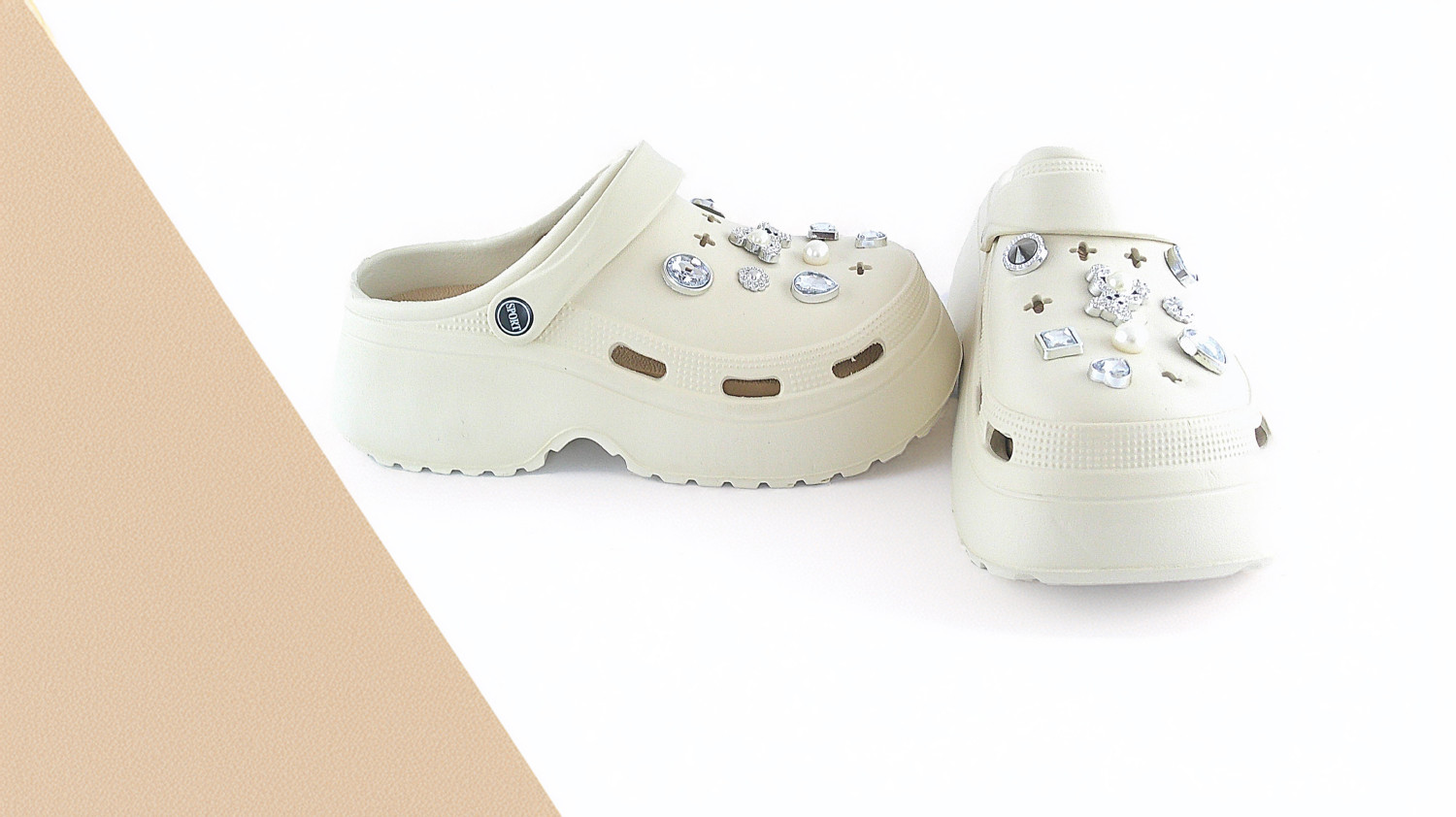 Women Clogs With 16 pcs Decorative Shoe Charms Set - Plastic No-Electricity Assorted DIY Shoe Accessories for Clogs