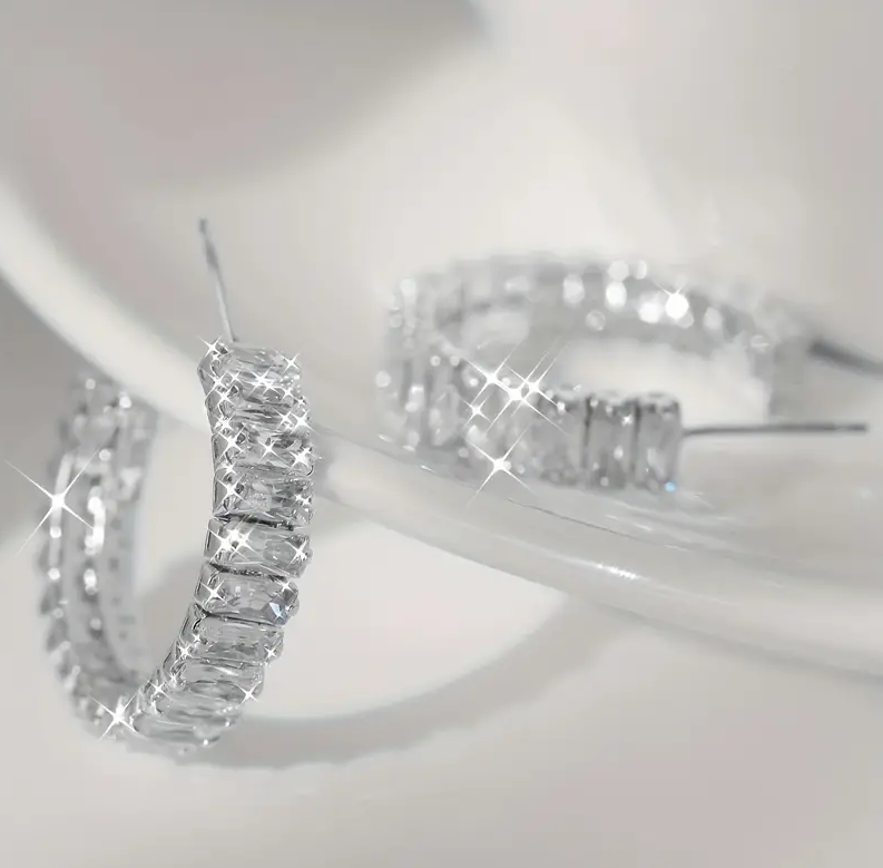 1pair Stylish Hoop Earrings With Unique Design For Women