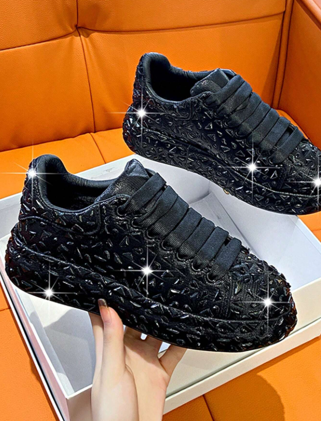Stylish Sparkle Sneakers Women Shoes, Comfortable Low Top Lace-Up Shoes with Glitter Design for Casual Sporty Style and Everyday Wear